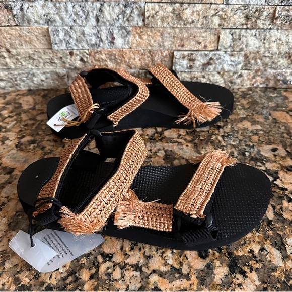 Arizona Love Raffia Trekky Sandals - Picture 2 of 7